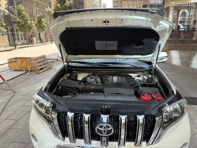 Toyota Land Cruiser Prado 2015 · 4.0 AT