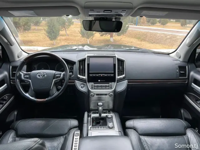Toyota Land Cruiser 2018 · 4.5 AT