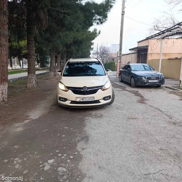 Opel Zafira 2017 · 1.6 MT
