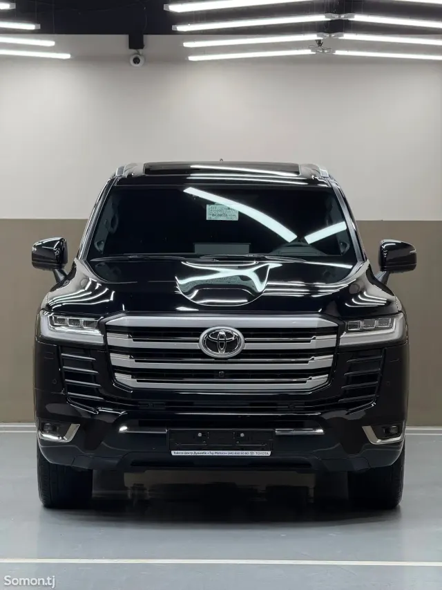Toyota Land Cruiser 2025 · 3.5 AT