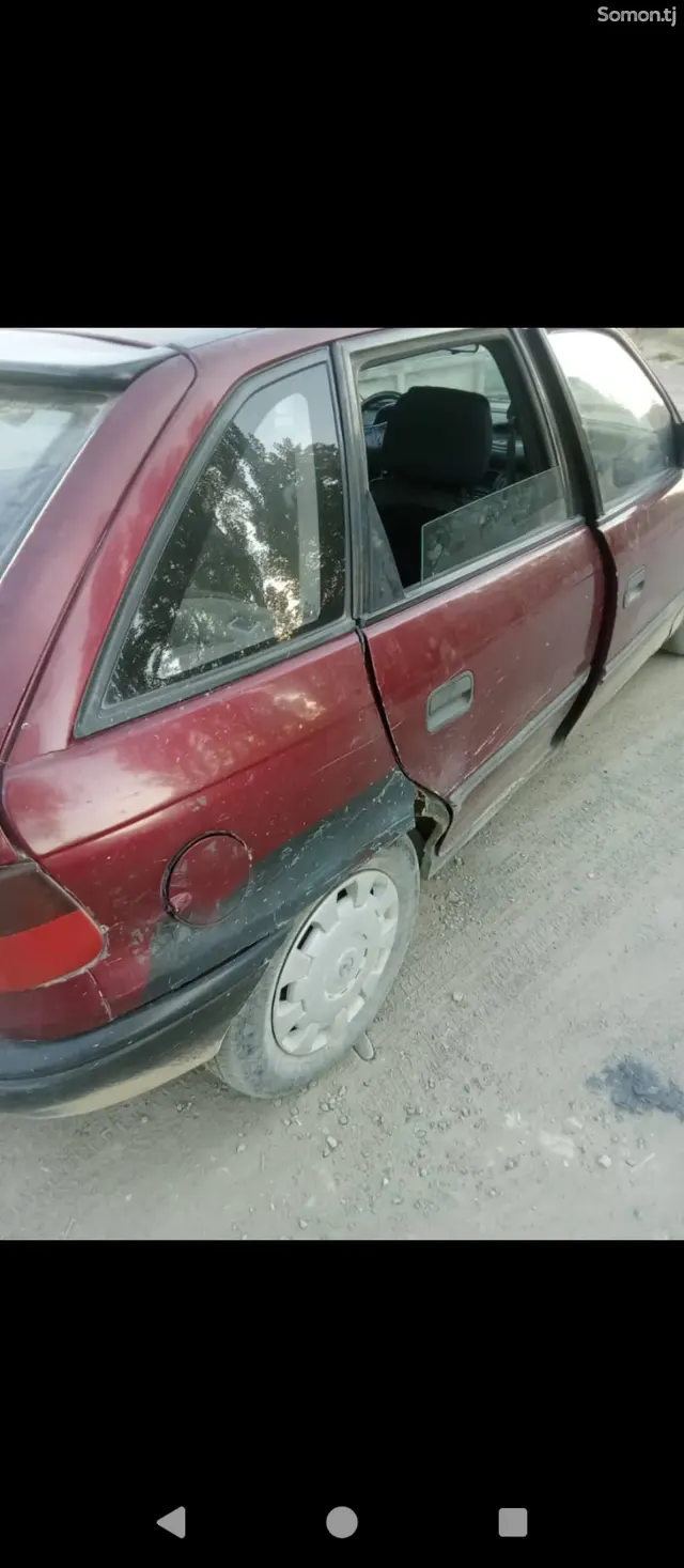 Opel Astra F 1991 · 1.4 MT