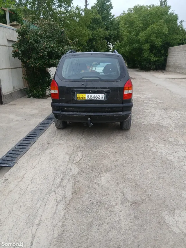 Opel Zafira 1999 · 1.6 MT
