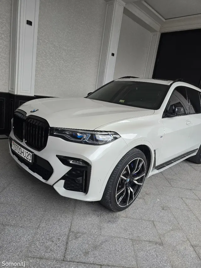 BMW X7 2022 · 4.0 AT