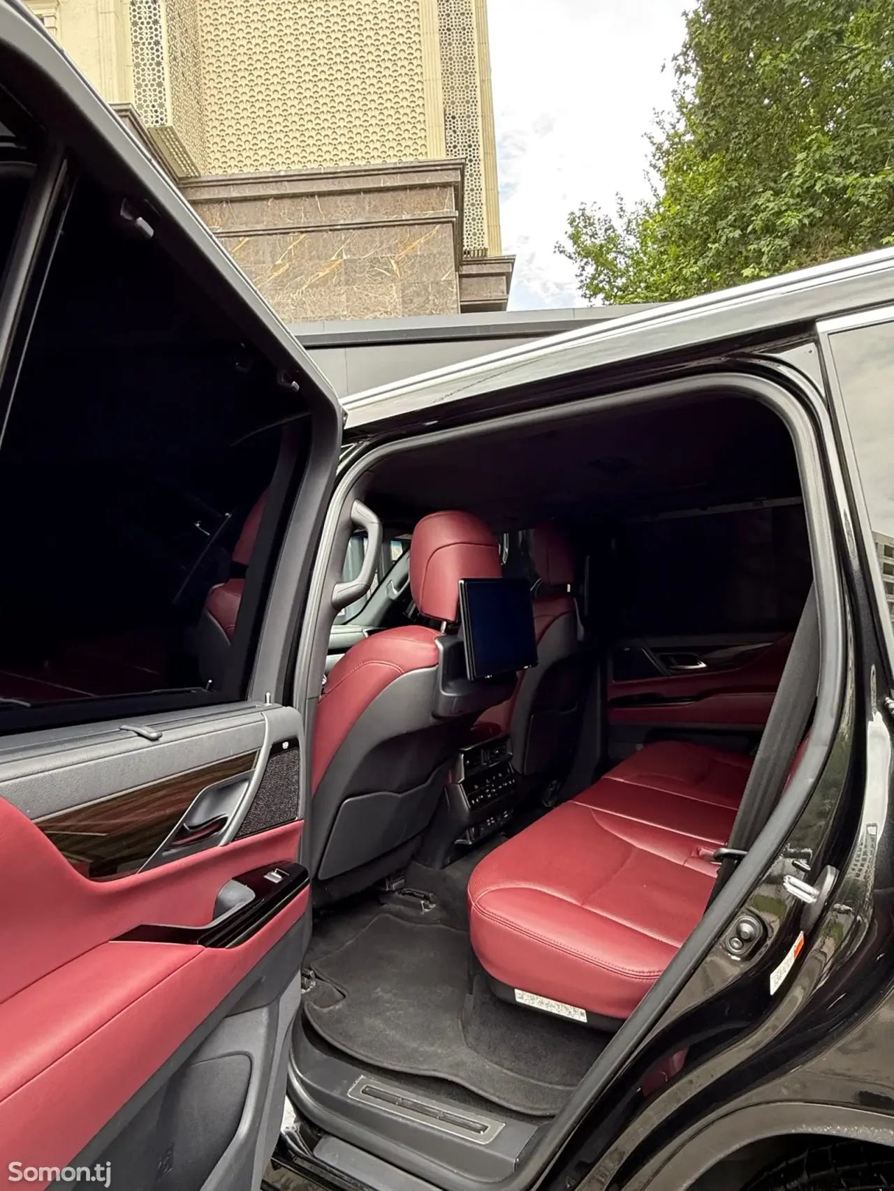 Lexus LX series 2023 · 3.5 AT