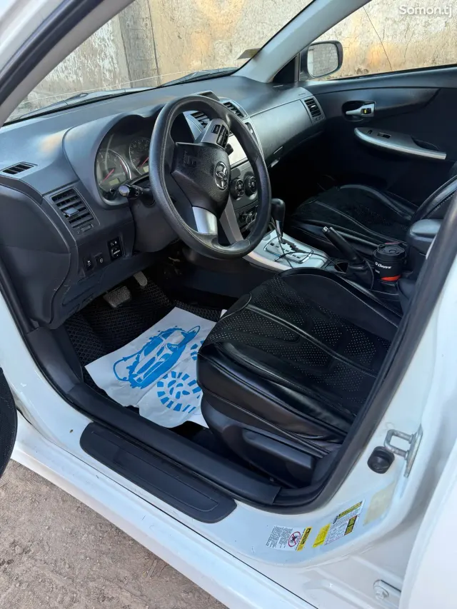Toyota Corolla 2013 · 1.8 AT