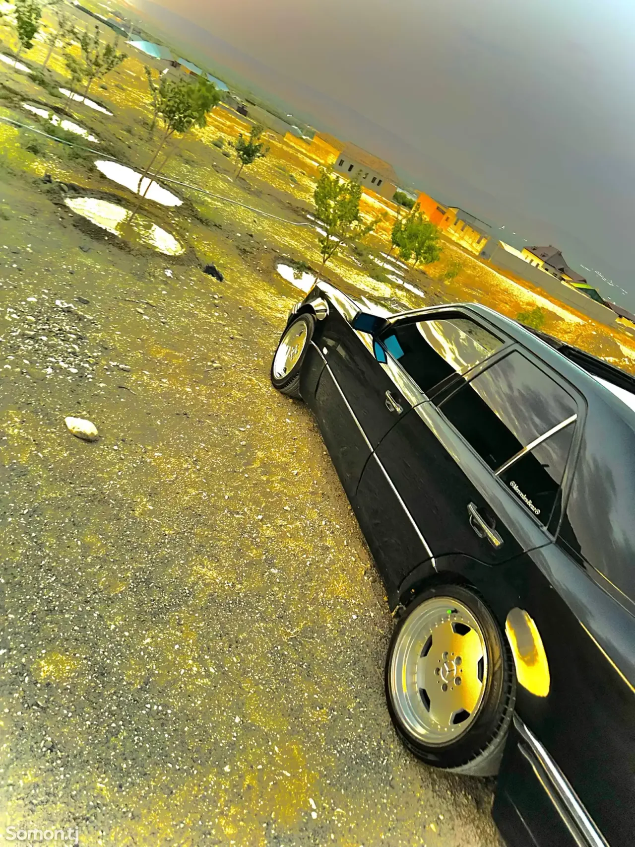 Mercedes-Benz W124 1990 · 2.0 AT