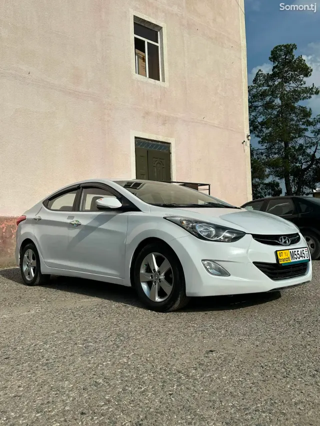 Hyundai Avante 2012 · 1.6 AT