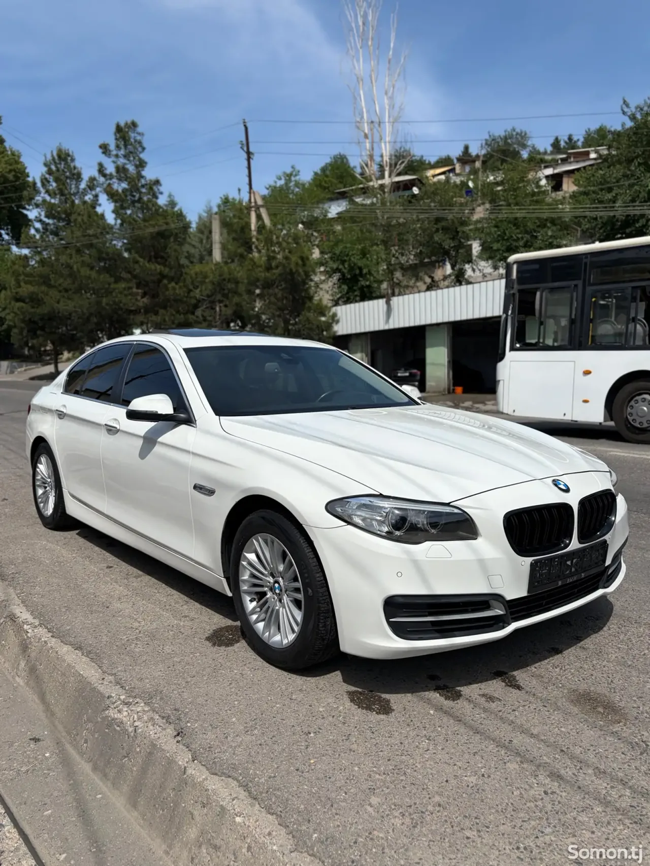 BMW 5 series 2015 · 2.0 AT