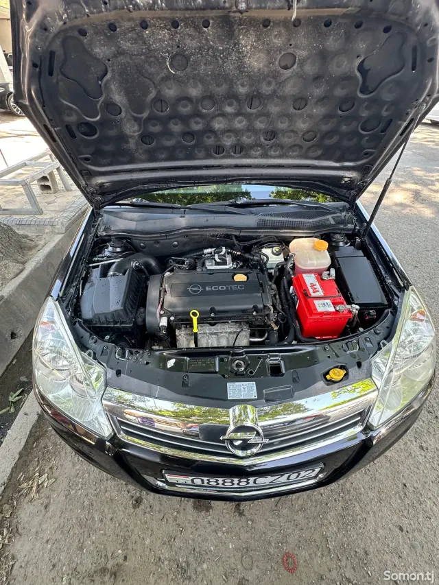 Opel Astra H 2007 · 1.6 MT
