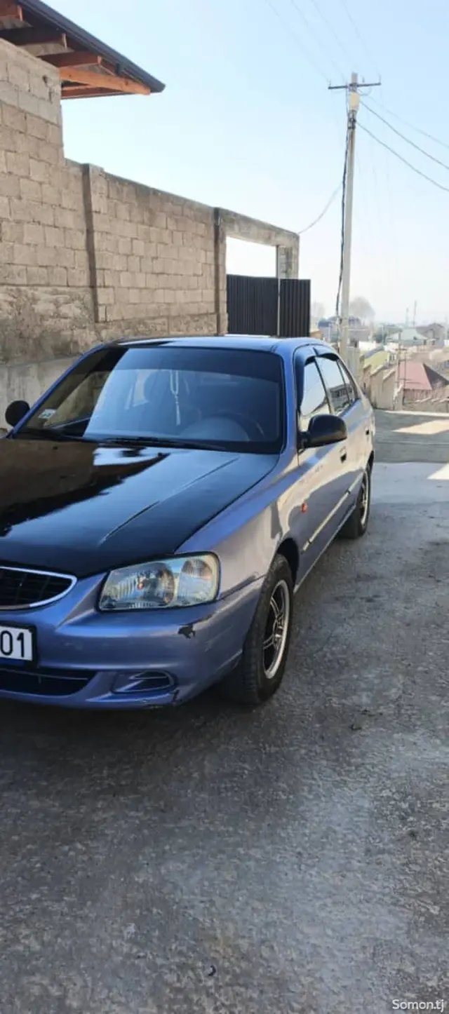 Hyundai Accent 2005 · 1.6 MT