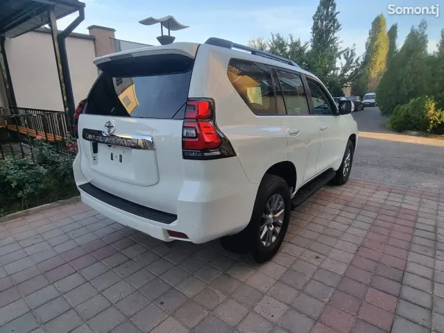 Toyota Land Cruiser Prado 2015 · 4.0 AT