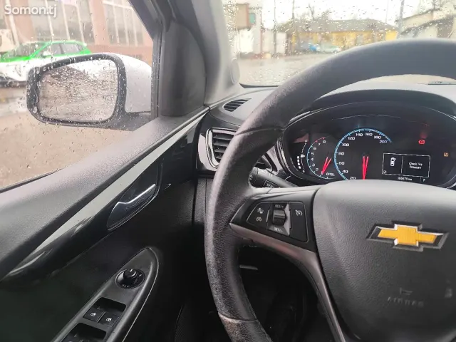 Chevrolet Spark 2016 · 1.1 AT