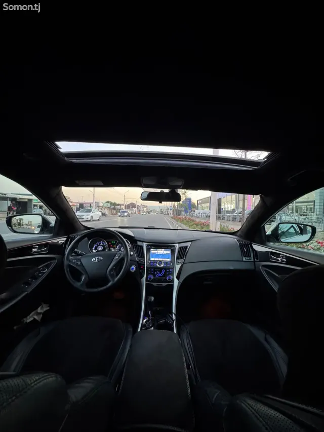 Hyundai Sonata 2012 · 2.0 AT
