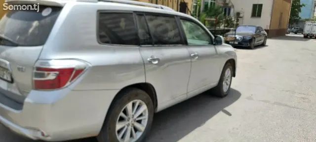 Toyota Highlander 2009 · 3.3 AT