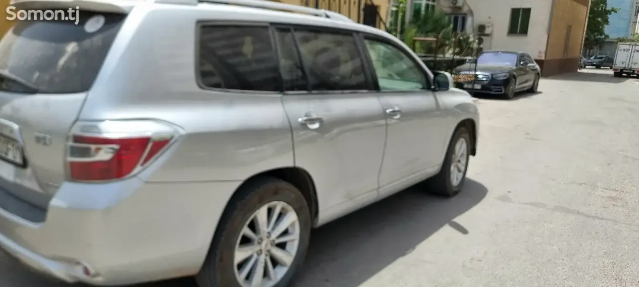 Toyota Highlander 2009 · 3.3 AT