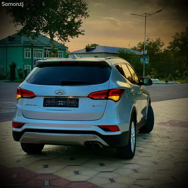Hyundai Santa Fe 2016 · 2.0 AT