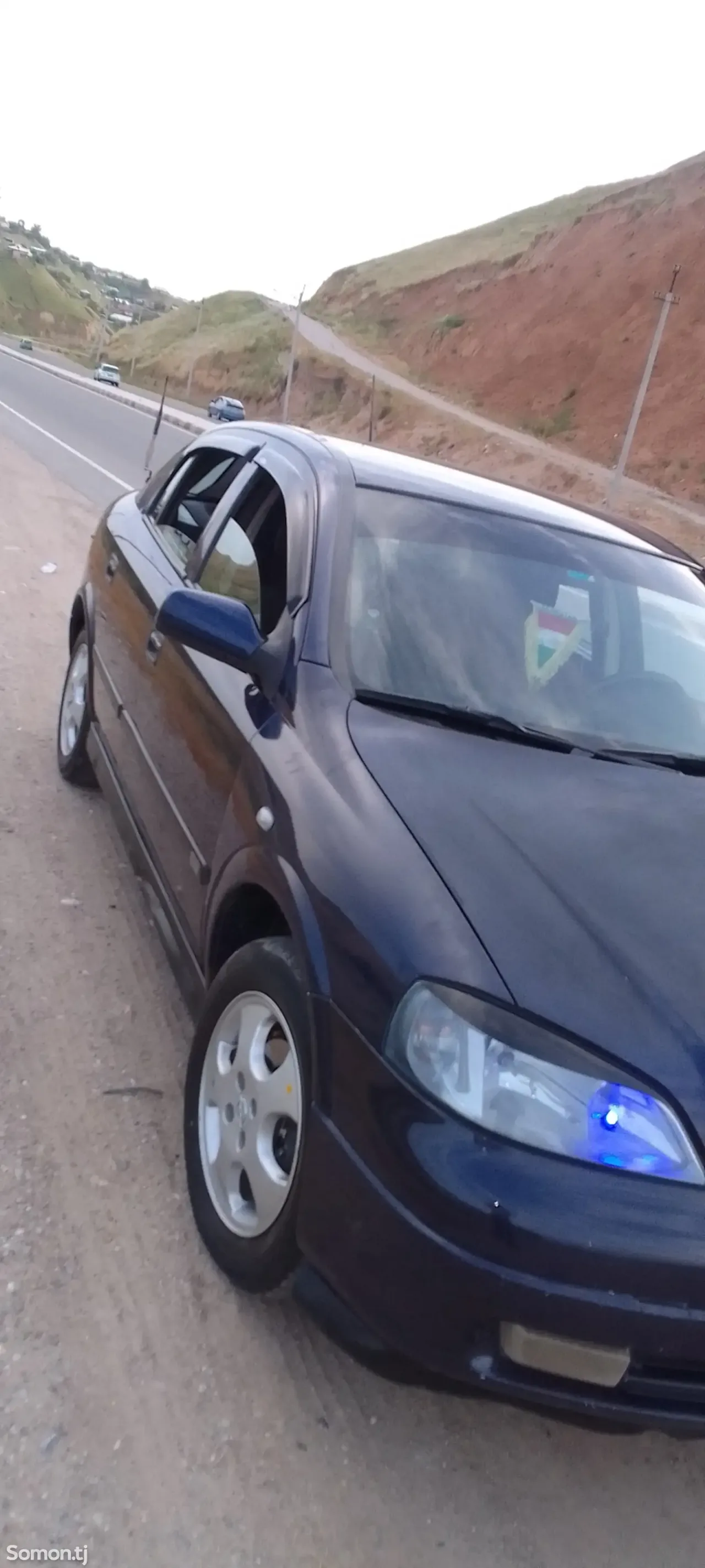 Opel Astra J 1999 · 1.6 MT