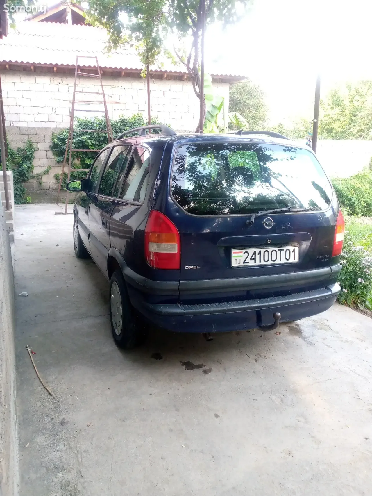 Opel Zafira 2000 · 1.6 MT