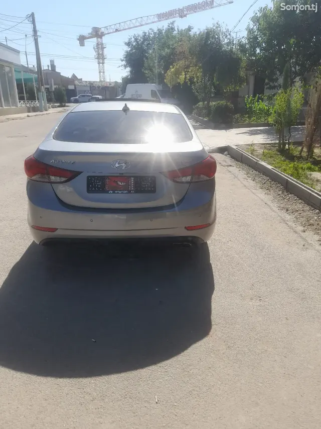 Hyundai Avante 2015 · 1.6 AT