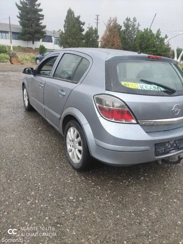 Opel Astra H 2007 · 1.7 MT