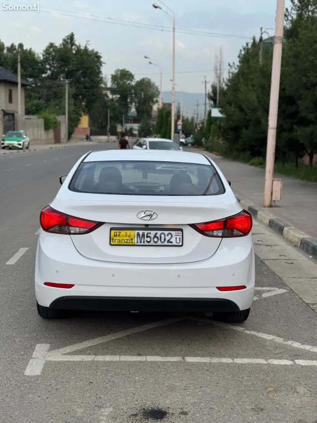 Hyundai Avante 2015 · 1.6 AT