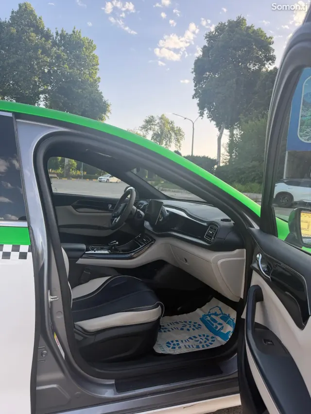 BYD Qin Plus 2022 · AT
