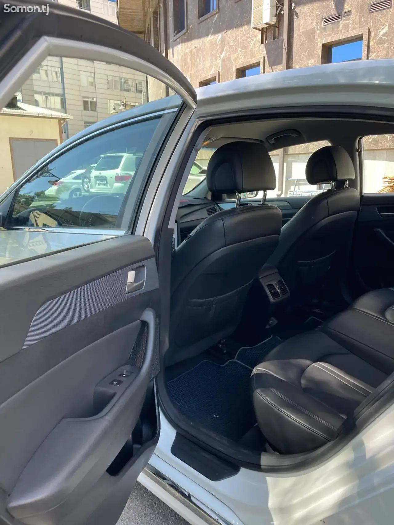 Hyundai Sonata 2015 · 2.0 AT