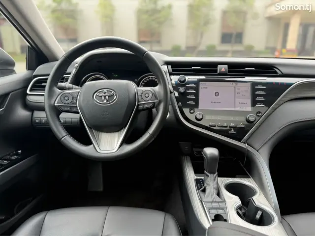 Toyota Camry 2018 · 2.5 AT