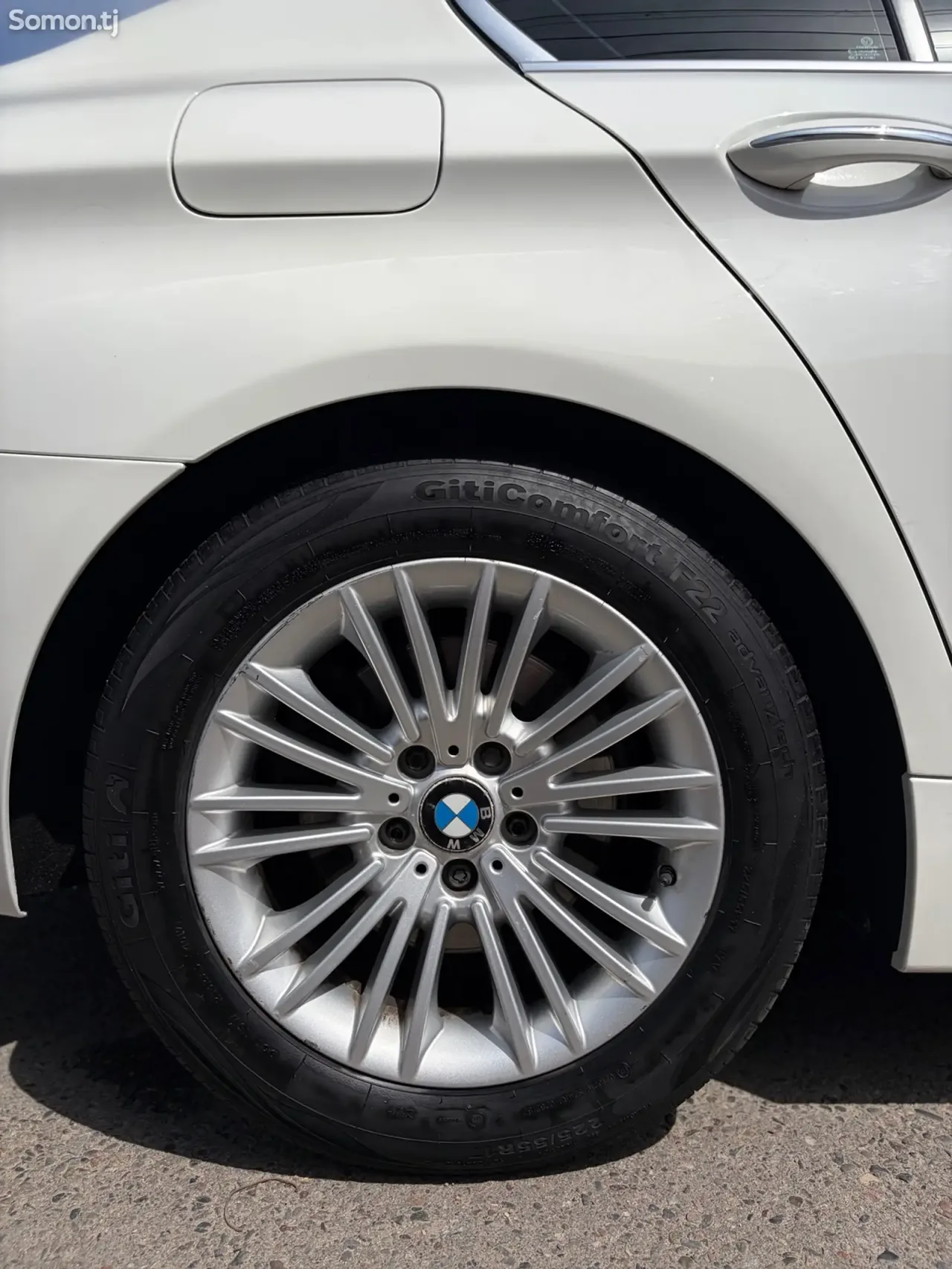 BMW 5 series 2015 · 2.0 AT