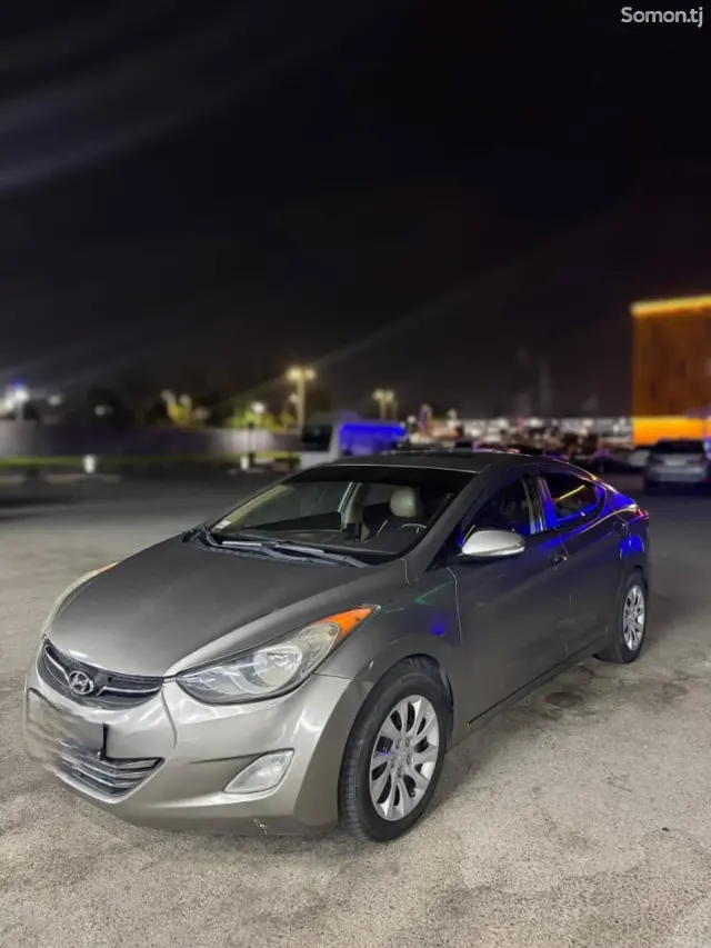 Hyundai Elantra 2011 · 1.8 AT