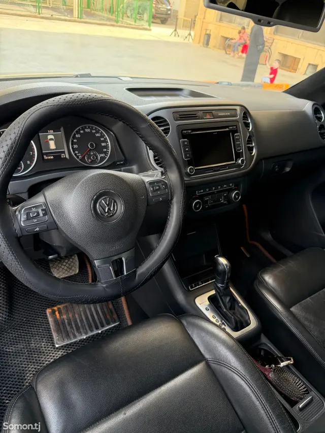 Volkswagen Tiguan 2014 · 2.0 AT
