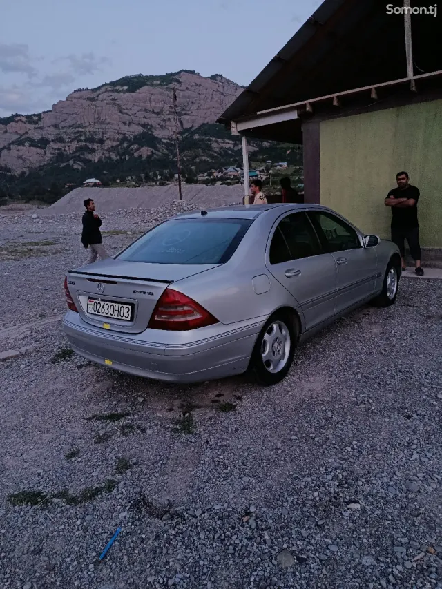 Mercedes-Benz C class 2001 · 2.3 MT