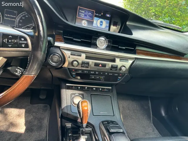 Lexus ES series 2015 · 2.5 AT