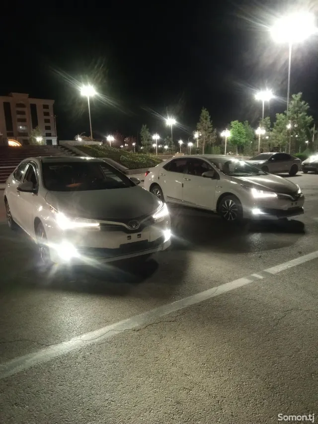 Toyota Corolla 2018 · 1.8 AT