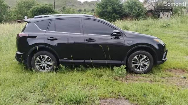 Toyota RAV 4 2016 · 2.5 AT