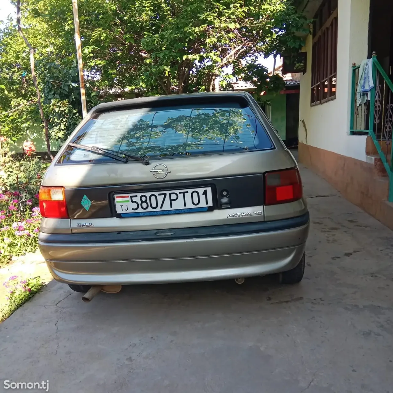 Opel Astra F 1996 · 1.6 MT