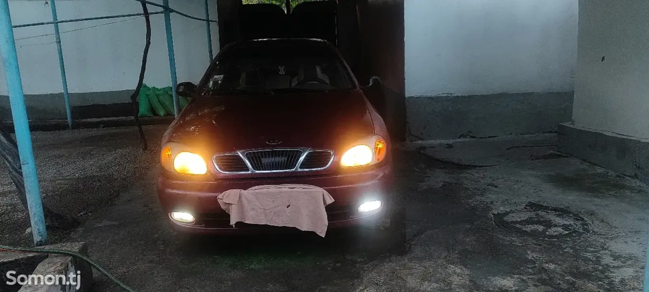 Daewoo Lanos 1997 · 1.5 MT
