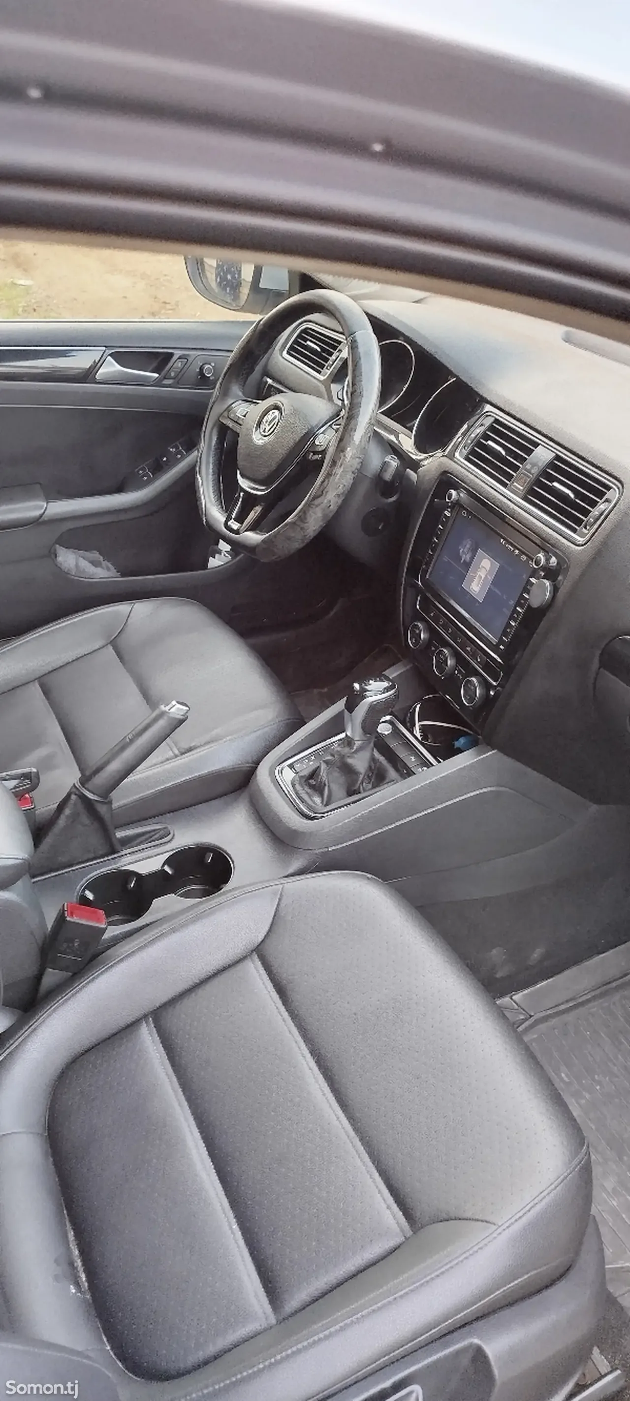 Volkswagen Jetta 2014 · 2.0 AT