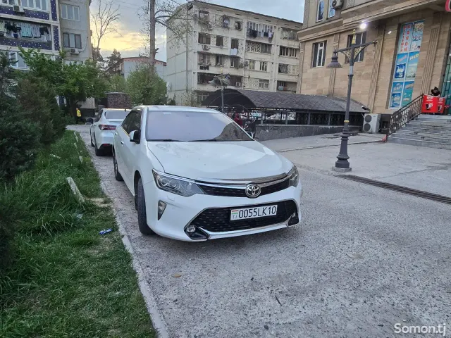 Toyota Camry 2017 · 3.5 AT