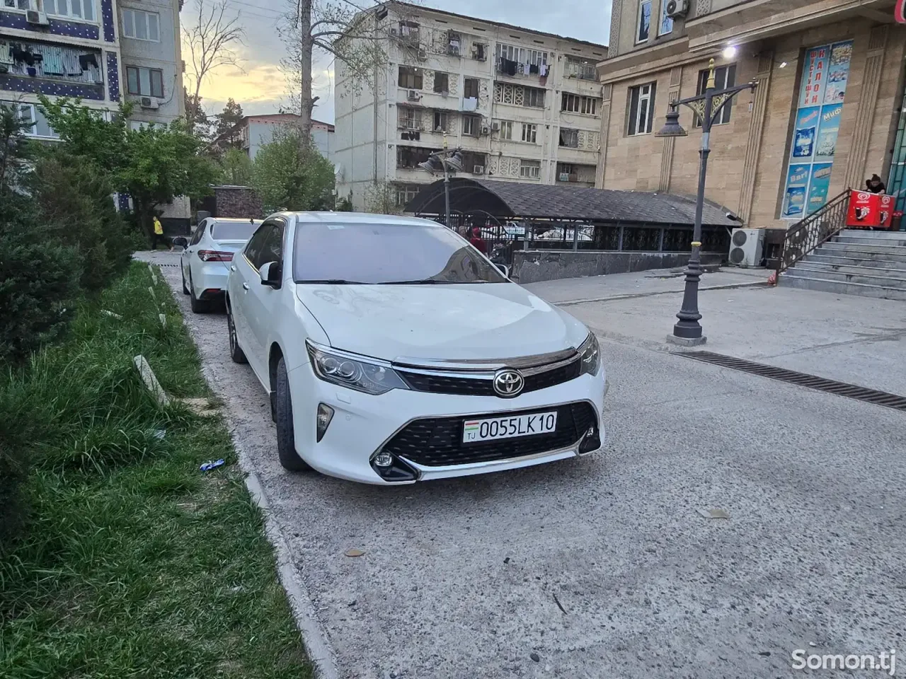 Toyota Camry 2017 · 3.5 AT