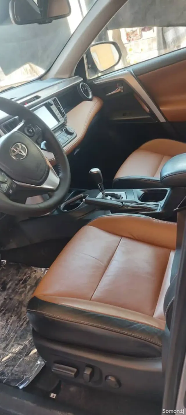 Toyota RAV 4 2017 · 2.5 AT