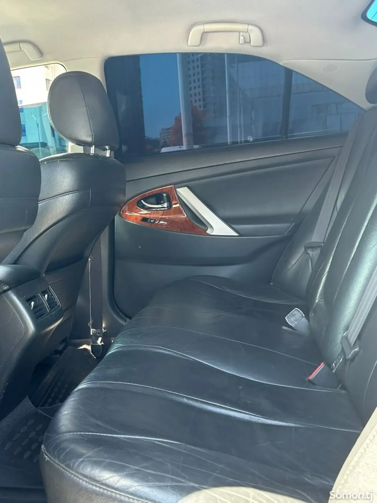 Toyota Camry 2011 · 2.4 AT