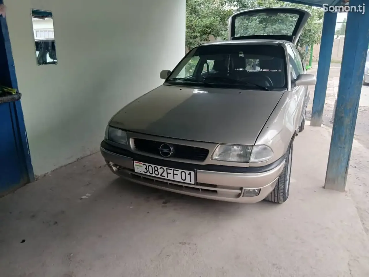 Opel Astra F 1996 · 1.6 MT