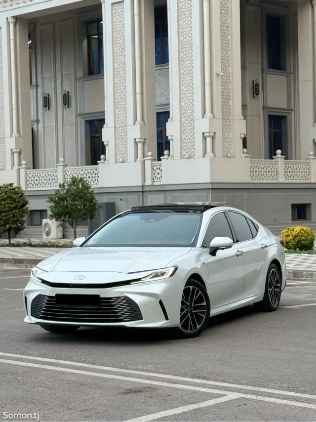 Toyota Camry 2025 · 2.5 AT
