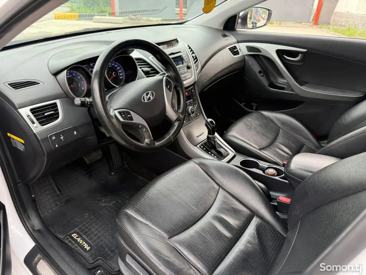 Hyundai Avante 2015 · 1.6 AT