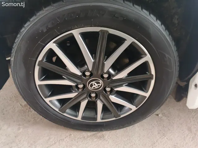 Toyota Voxy 2014 · 2.0 AT