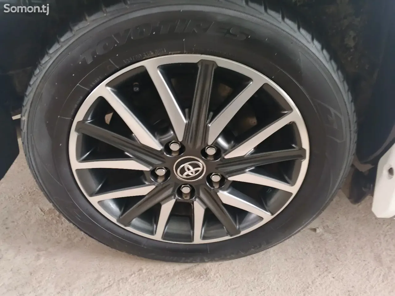 Toyota Voxy 2014 · 2.0 AT