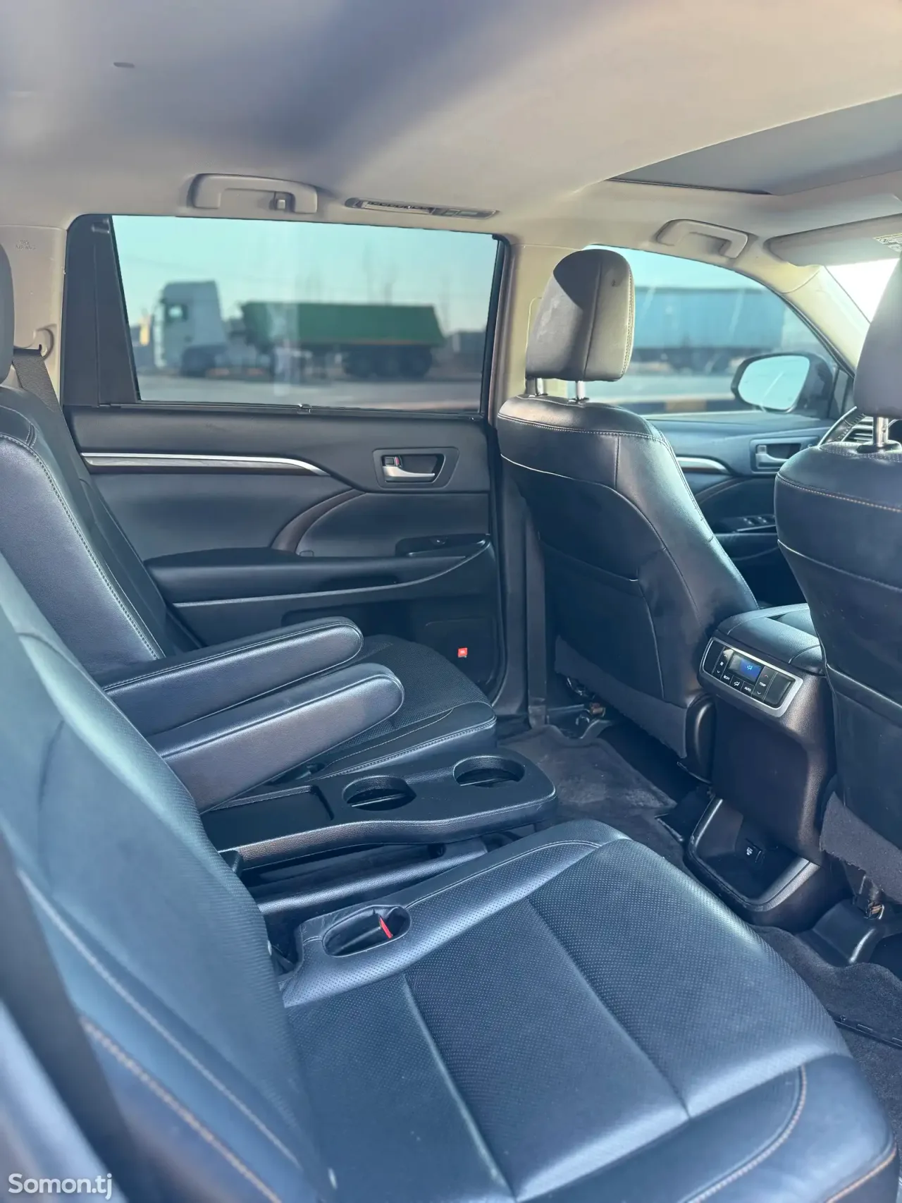Toyota Highlander 2015 · 3.5 AT