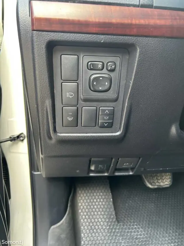 Toyota Land Cruiser Prado 2014 · 4.0 AT