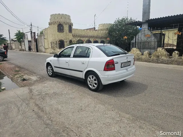 Opel Astra G 1998 · 1.6 MT